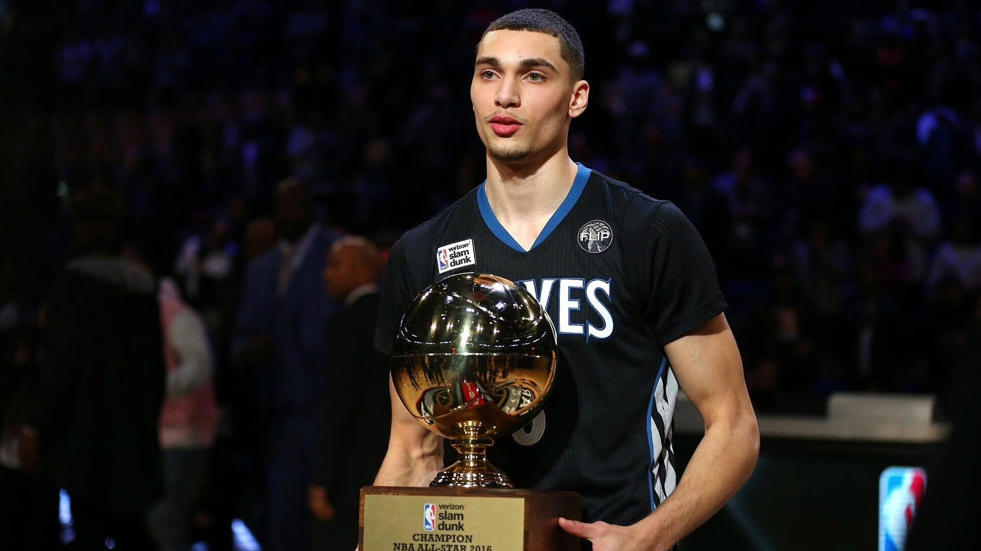 FB体育在线-独行侠生死战力克灰熊，字母哥一己之力掌控比赛走向