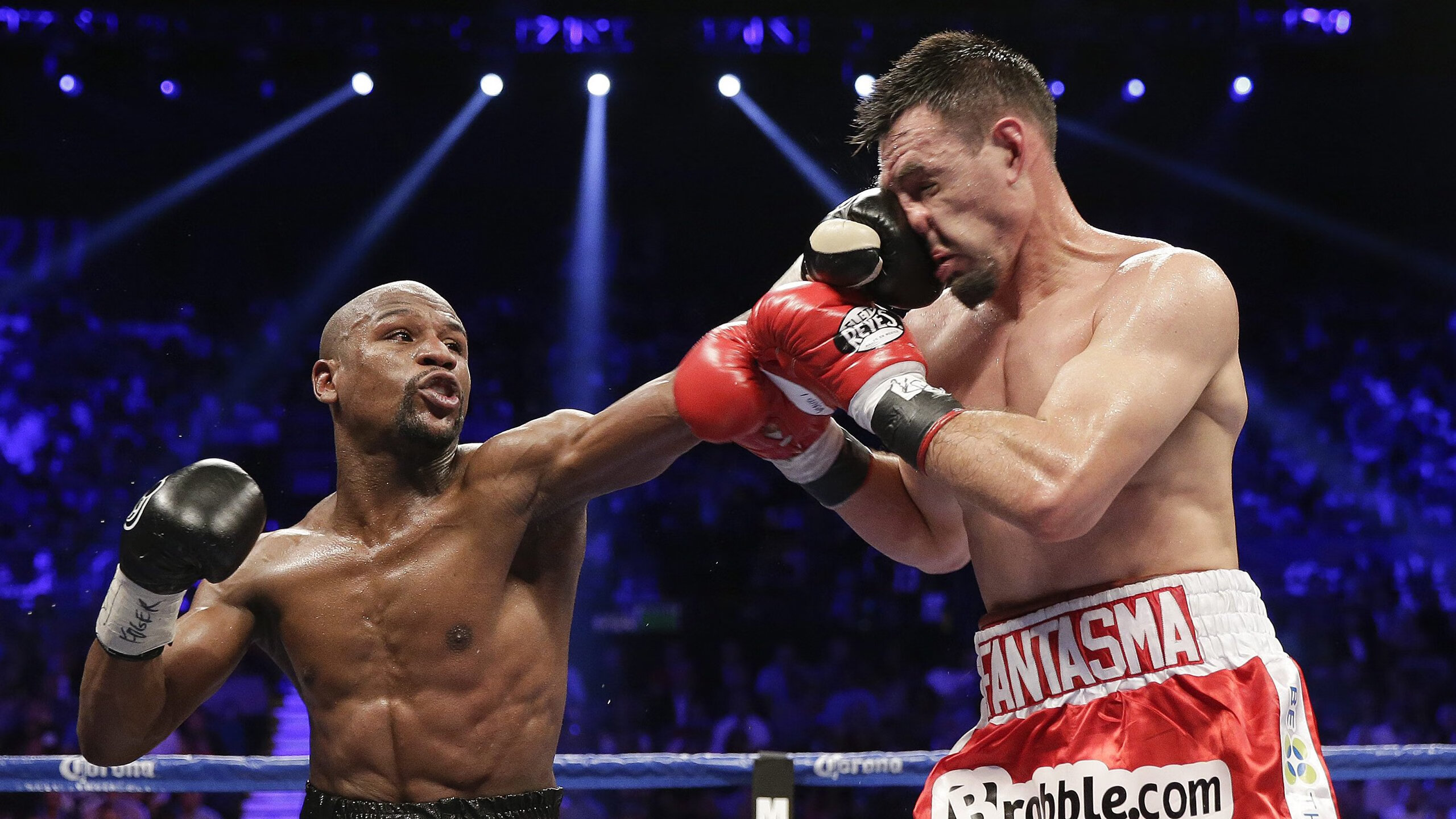 FB体育赛事-欧文末节封神！独行侠绝境逆转，爵士神话再续